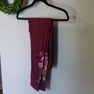 NWT Agnes & Dora Embroidered Leggings